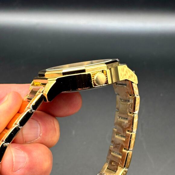 Invicta 46839 Speedway Gold Tone Mens Watch Black Dial Stainless Steel NIBWT - Picture 10 of 17